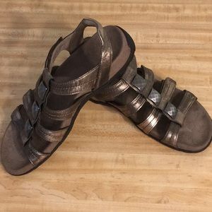 taos gladiator sandal